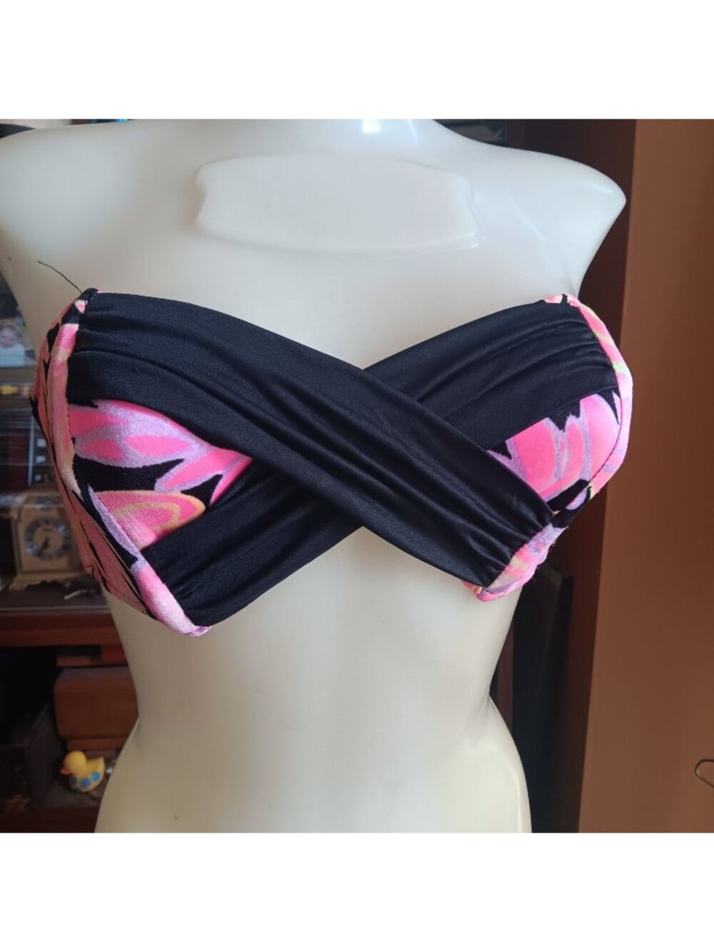 True Vintage Bandeau Bikini Top Size 9-10 Medium Womens Pink Black Floral Print